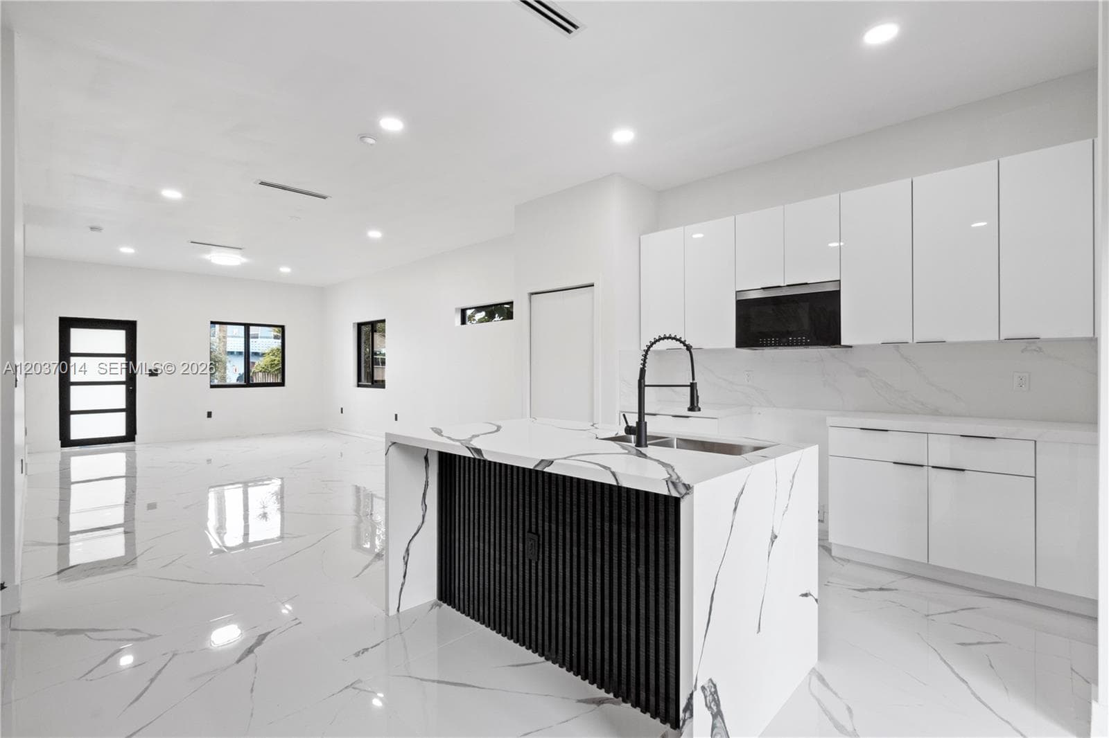 426 SW 9th Ave, Homestead FL 33030 photo 3
