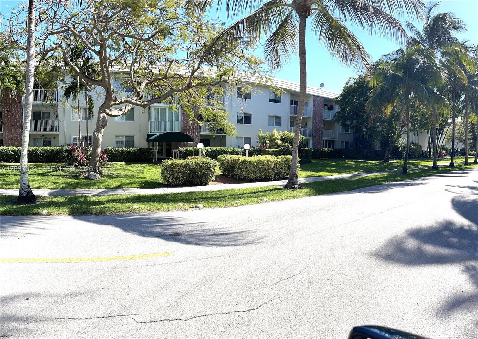 240 Galen Dr # 214, Key Biscayne FL 33149 photo 2