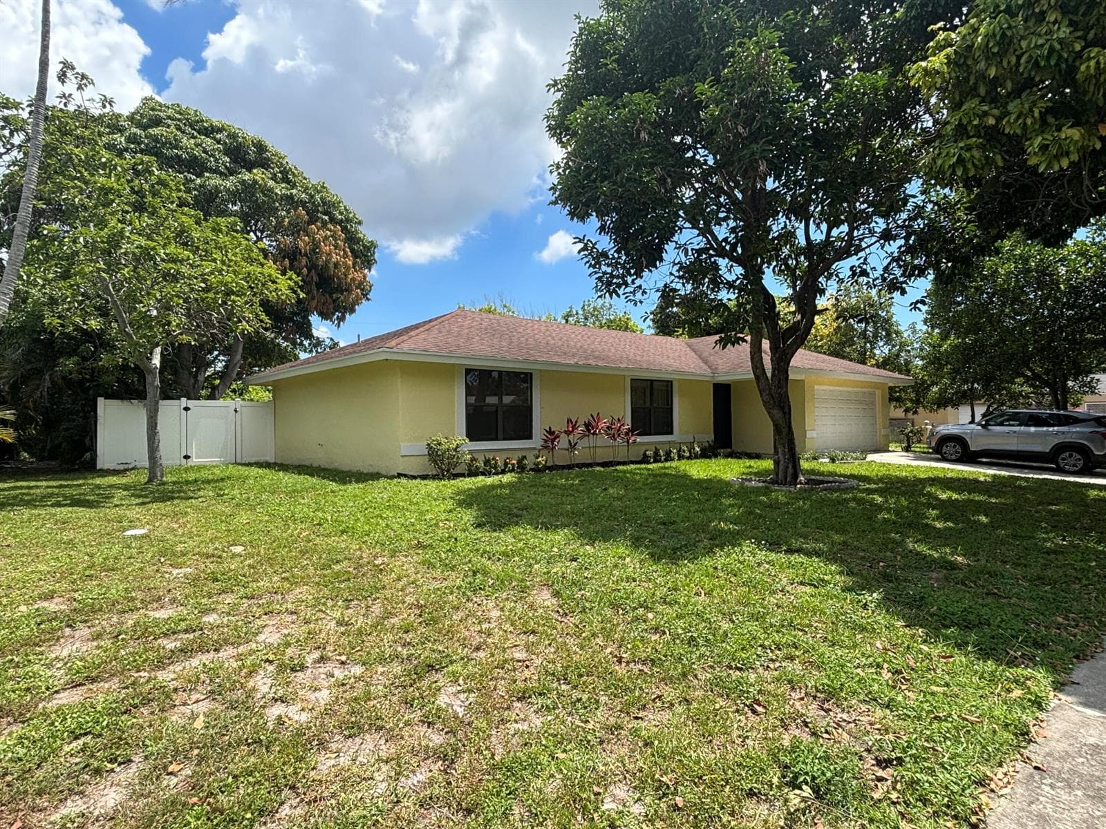 1563 40th Street, West Palm Beach FL 33407 photo 2