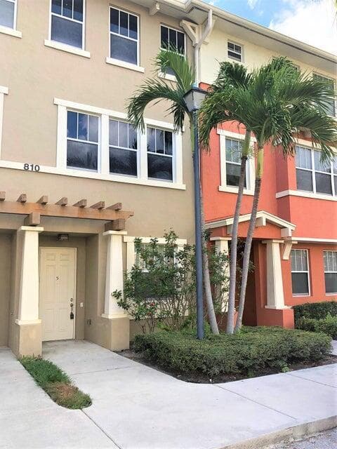 810 Marina Del Ray Lane # 5, West Palm Beach FL 33401 photo 2