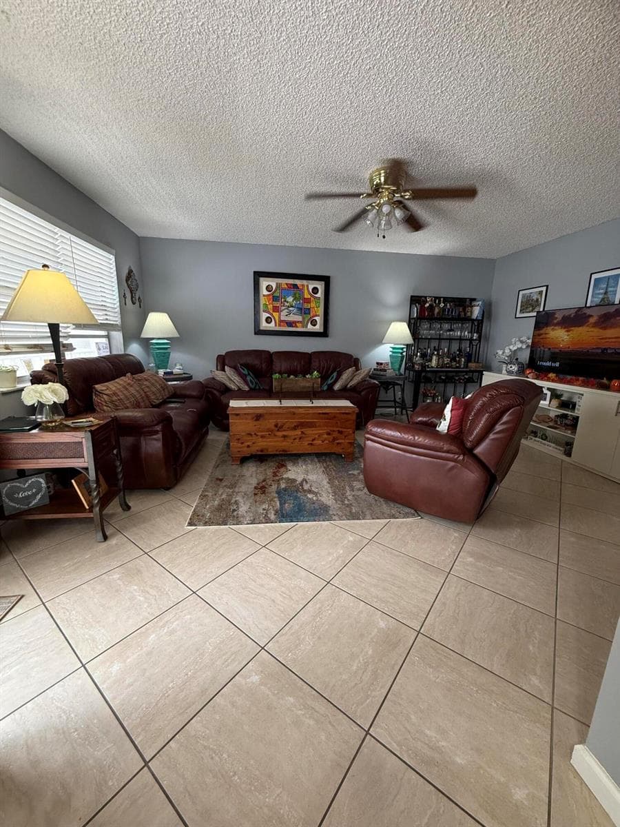 462 Normandy J, Delray Beach FL 33484 photo 2