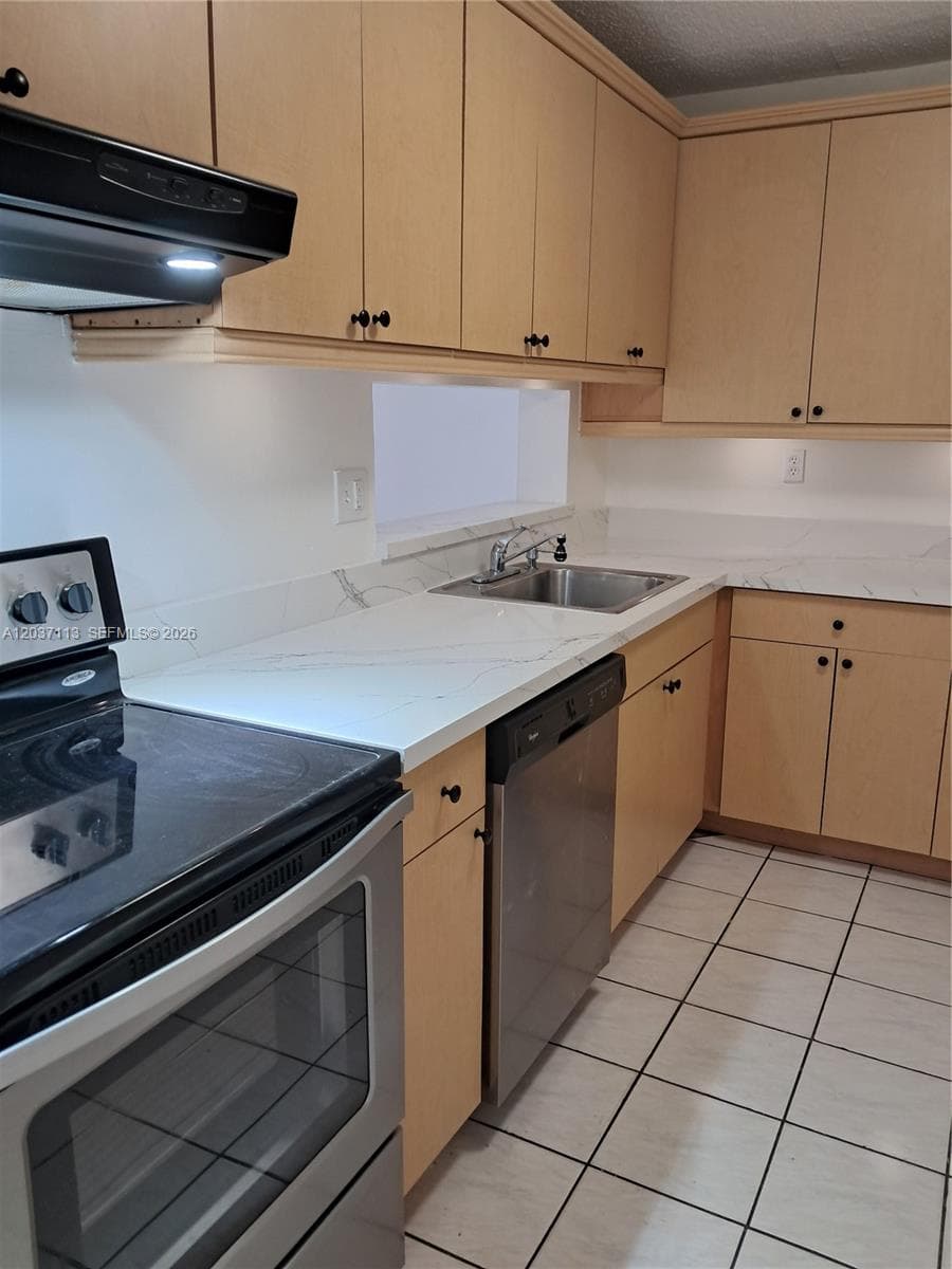 8420 SW 133rd Ave Rd # 120, Miami, FL 33183 photo 5