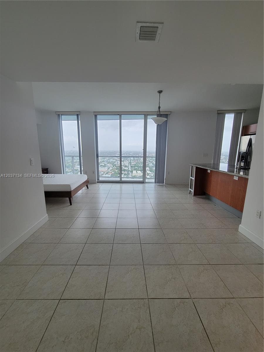 185 SW 7th St # 3500, Miami FL 33130 photo 2