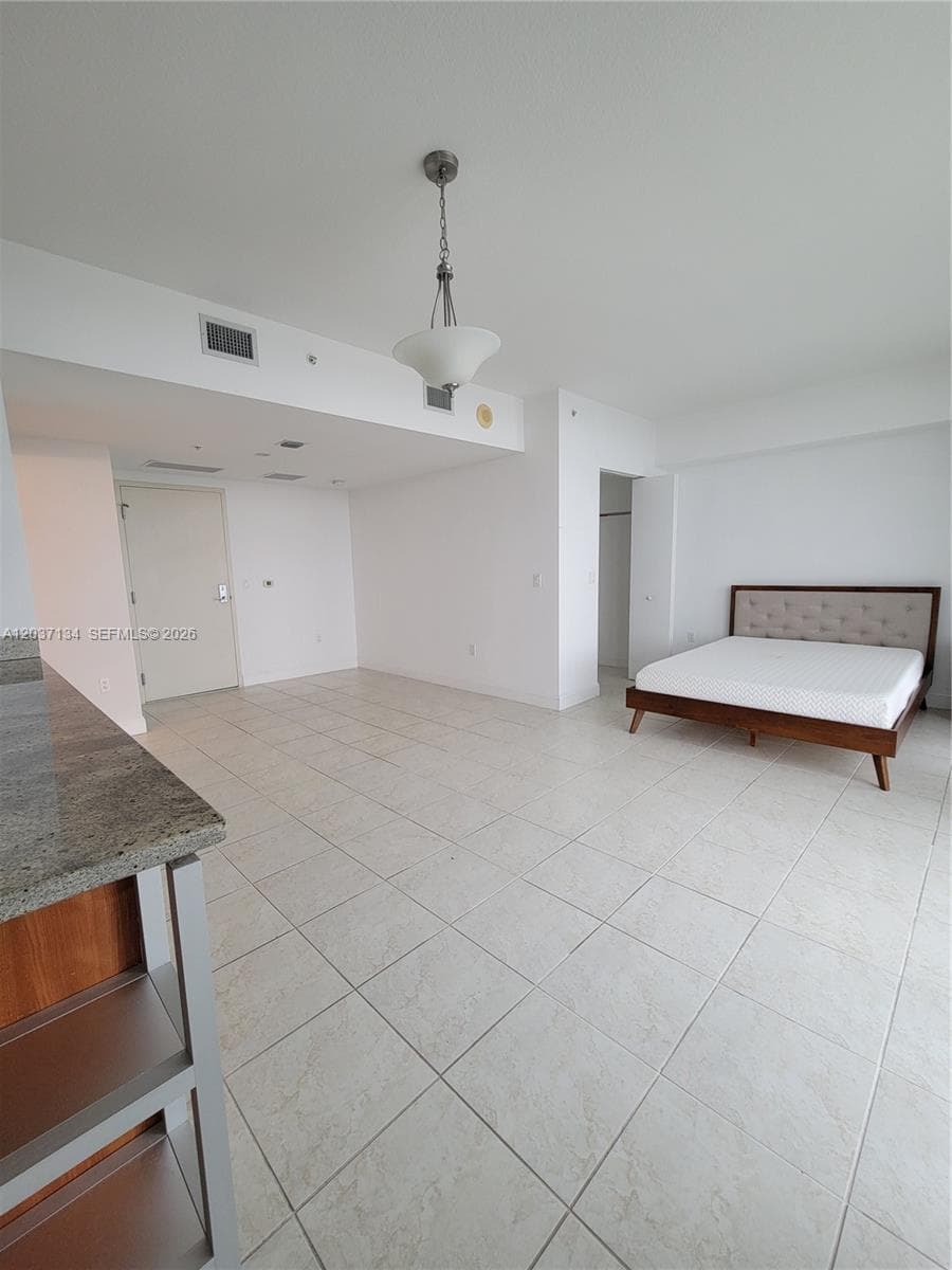 185 SW 7th St # 3500, Miami FL 33130 photo 4