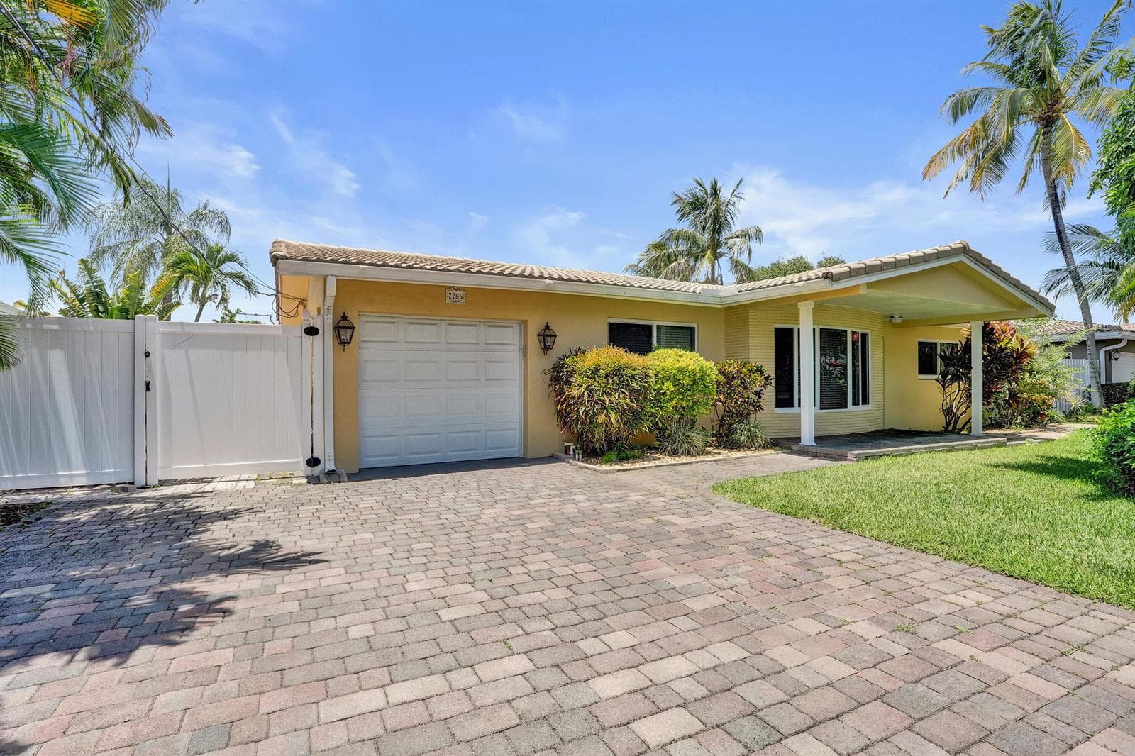 2265 SE 12th Street, Pompano Beach FL 33062 photo 2