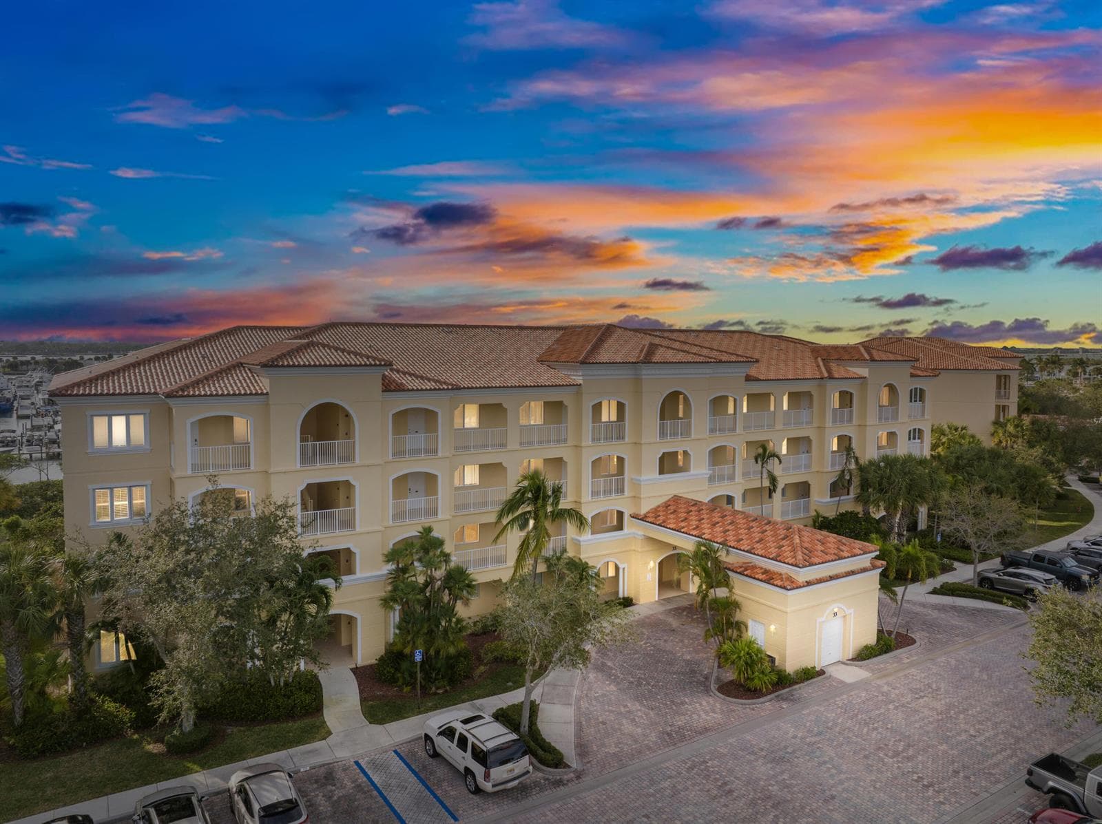 33 Harbour Isle Drive W # 201, Fort Pierce FL 34949 photo 2