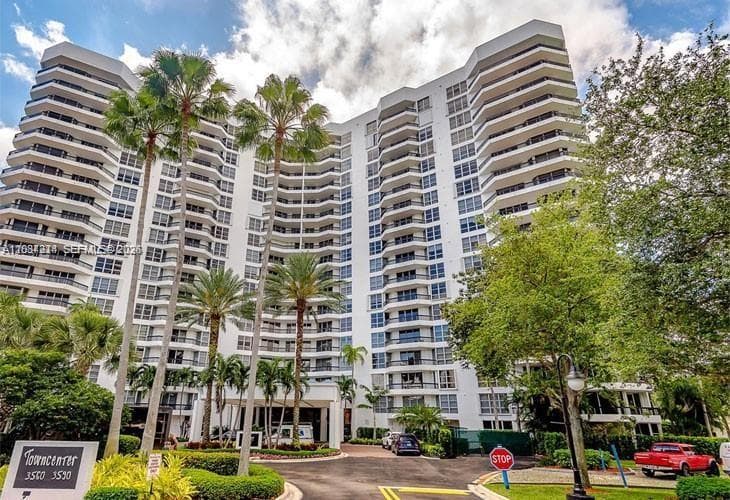 3500 Mystic Pointe Dr # 2306, Aventura FL 33180 photo 2