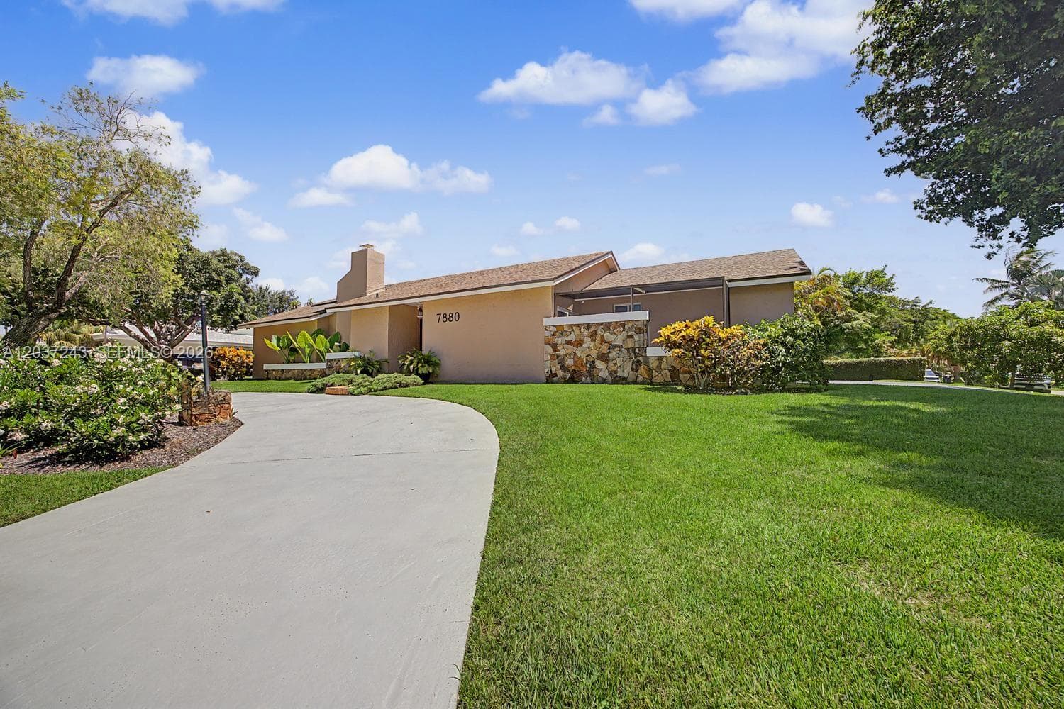 7880 SW 180th Ter, Palmetto Bay FL 33157 photo 3