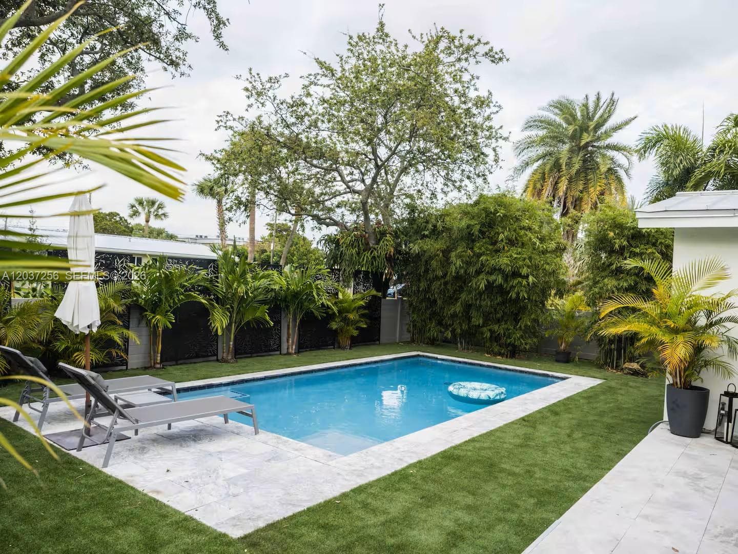424 NE 28th Dr, Wilton Manors FL 33334 photo 2