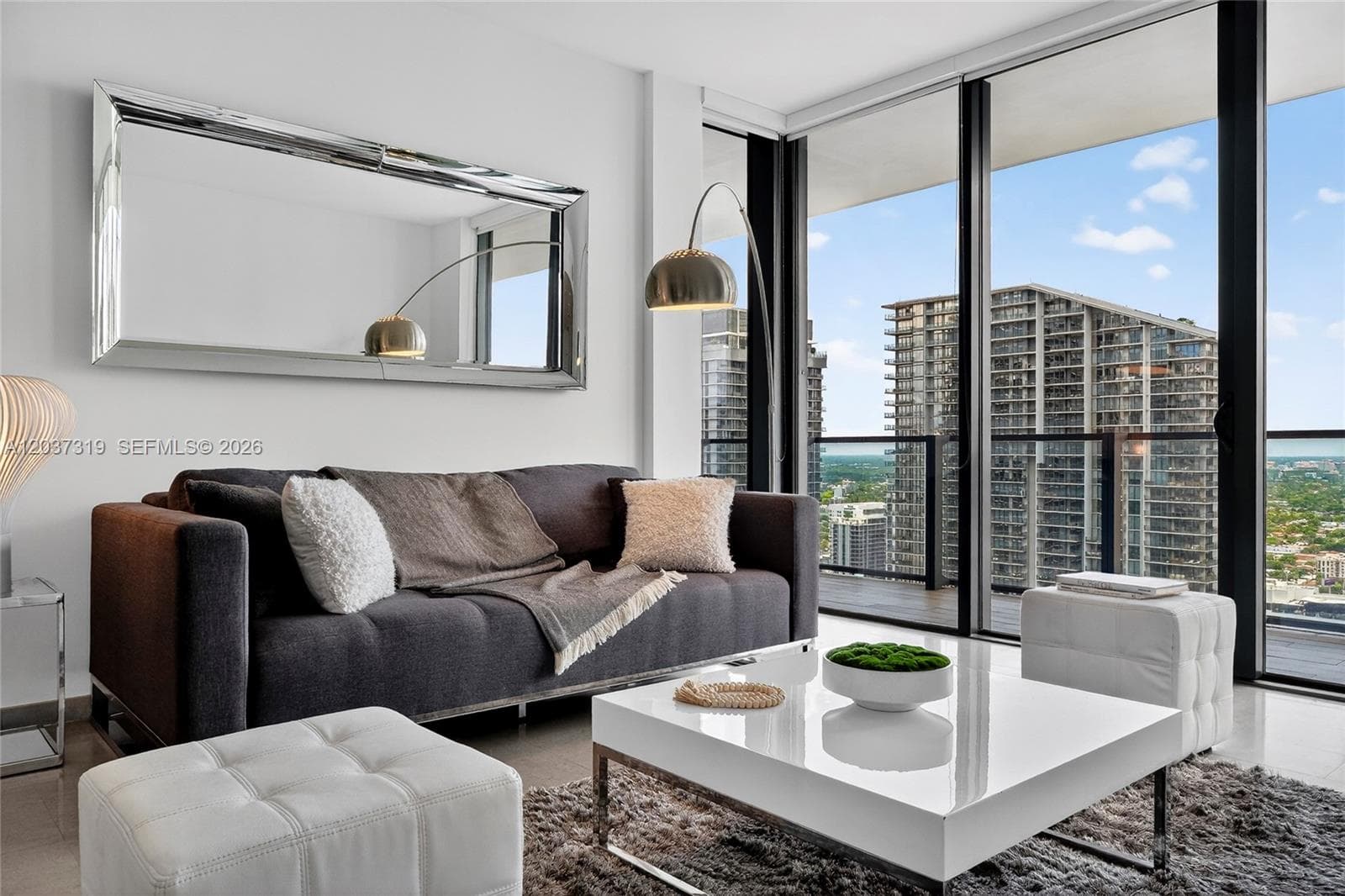 68 SE 6th St # 3506, Miami FL 33131 photo 3
