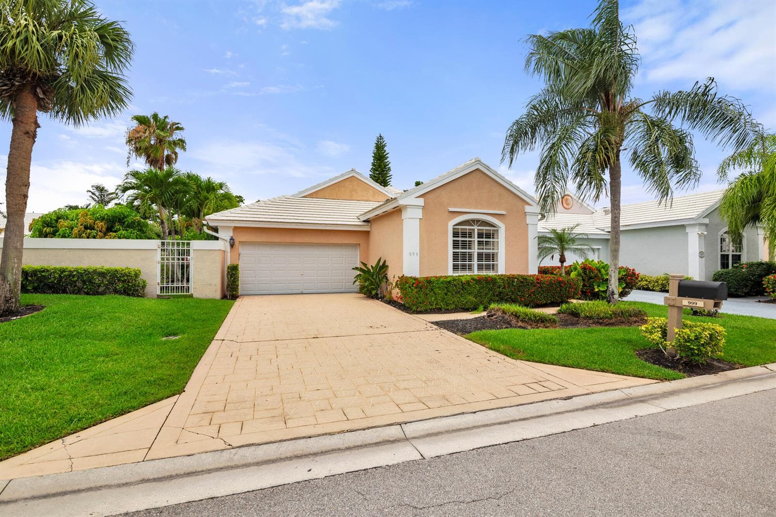 999 Lytham Court, West Palm Beach FL 33411 photo 2