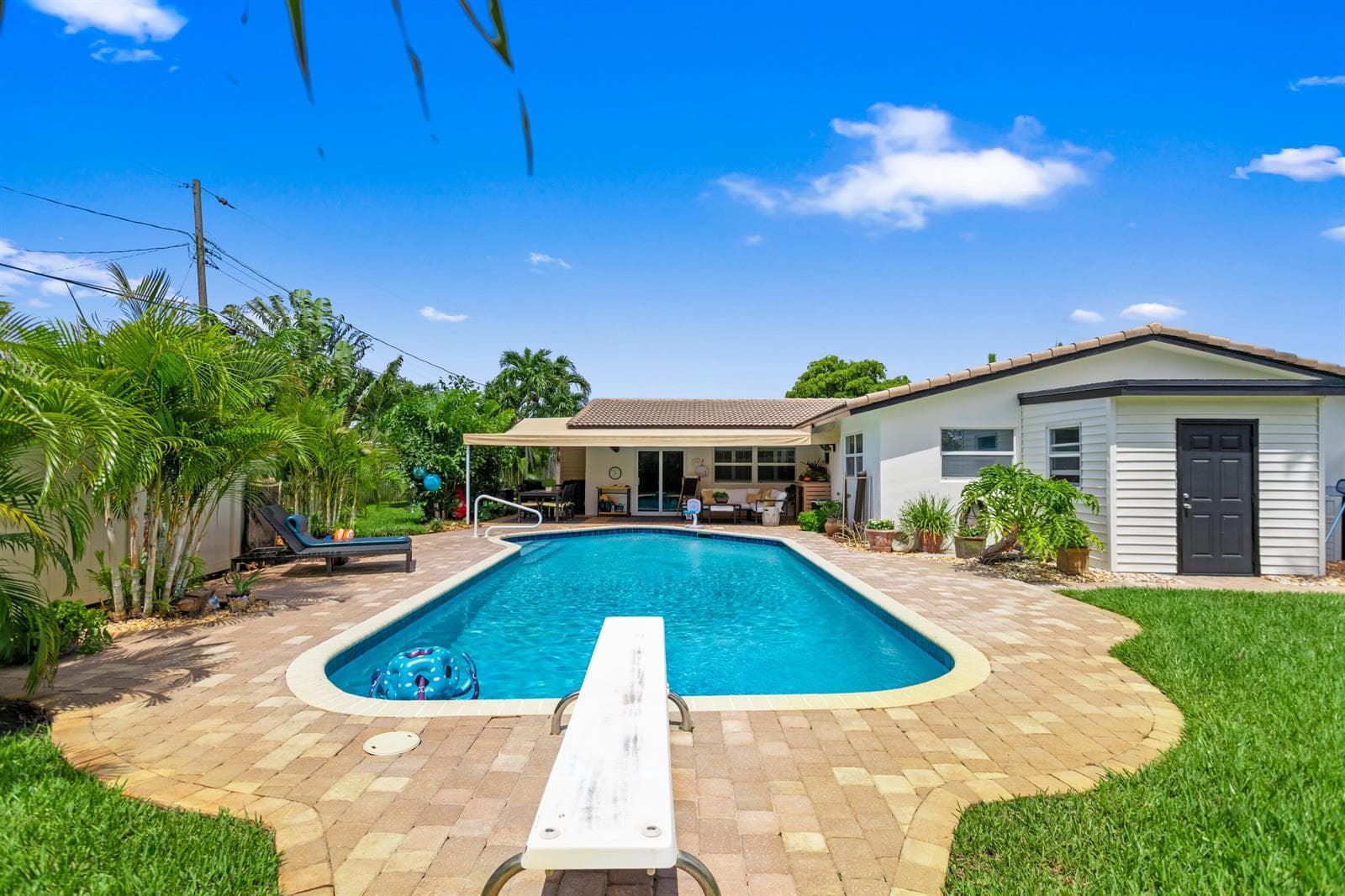 1420 NE 42nd Court, Oakland Park FL 33334 photo 2