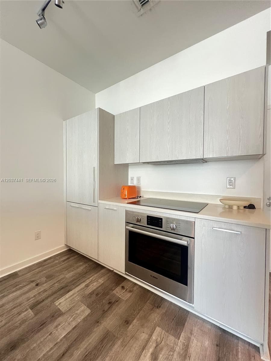 501 NE 31st St # 202, Miami FL 33137 photo 2