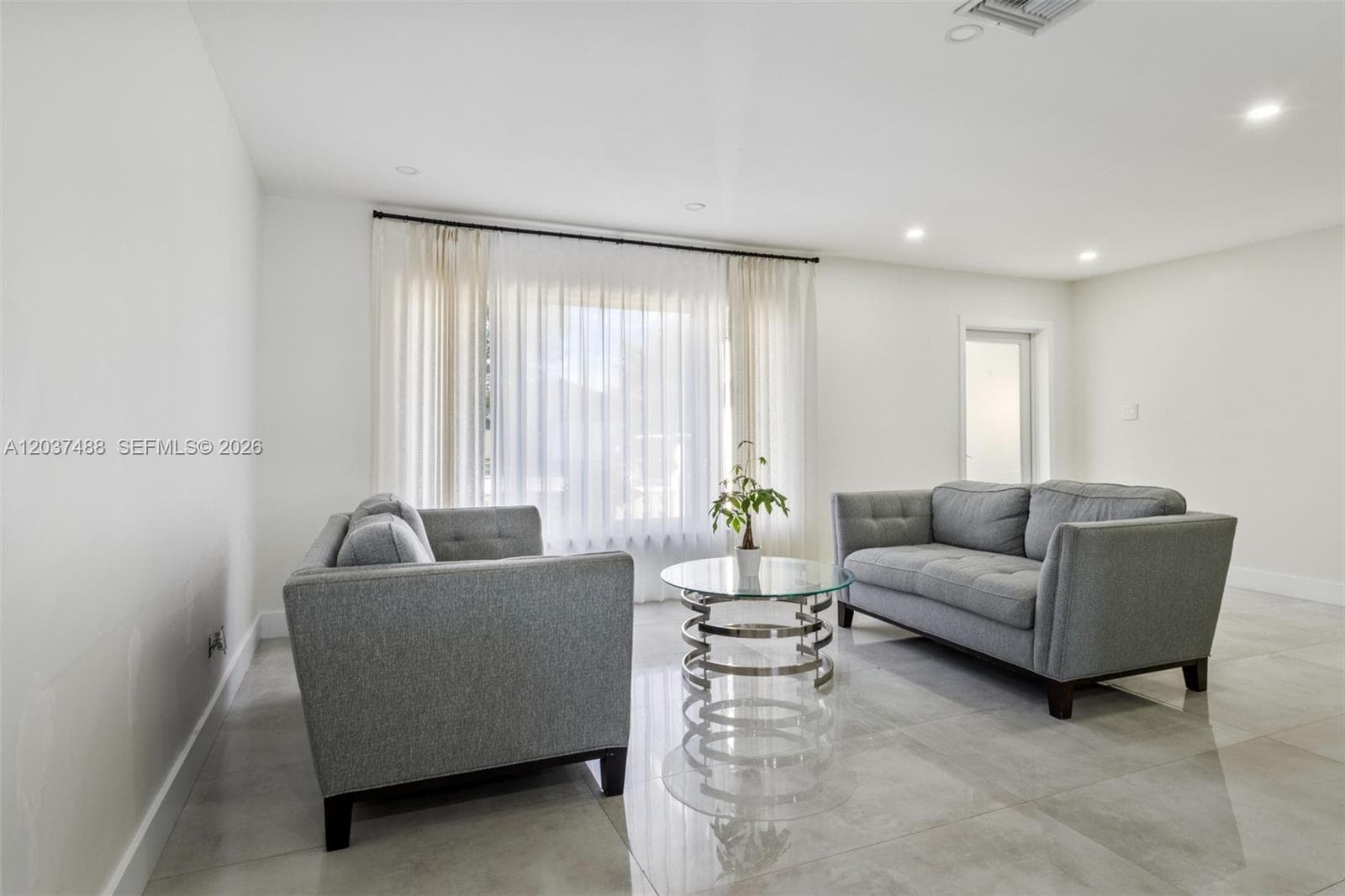 8014 NW 101st Ave, Tamarac FL 33321 photo 2