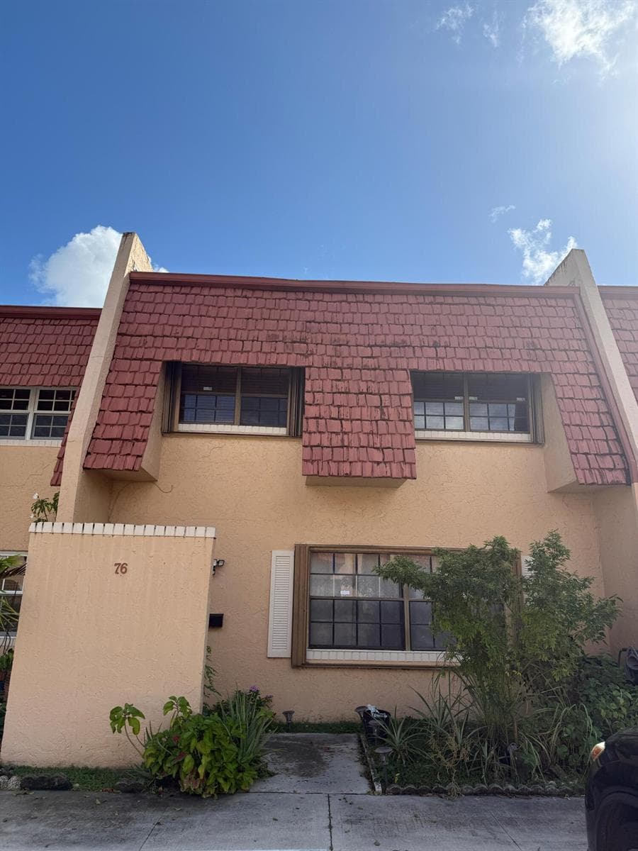 76 Ann Lee Lane, Tamarac FL 33319 photo 3