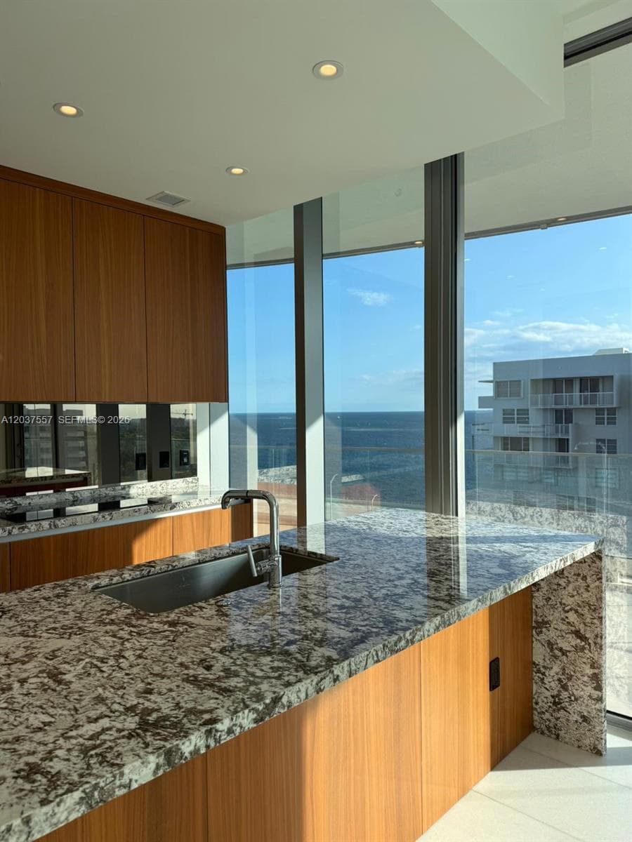 175 SE 25th Rd # 903, Miami FL 33129 photo 4