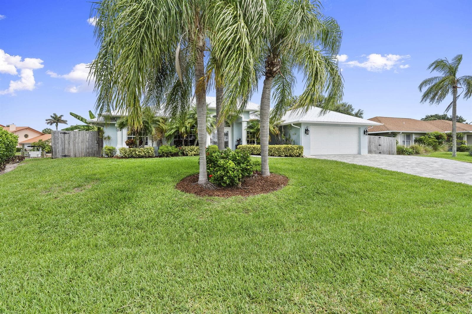 117 Queen Elizabeth Court, Hutchinson Island FL 34949 photo 5