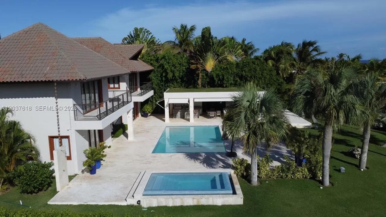 0 La Palmas, FL photo 2