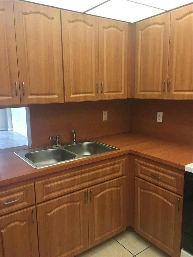 15600 NW 7th Avenue # 421, Miami FL 33169 photo 3