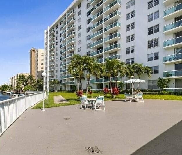 2841 NE 163rd Street # 901, North Miami Beach FL 33160 photo 4