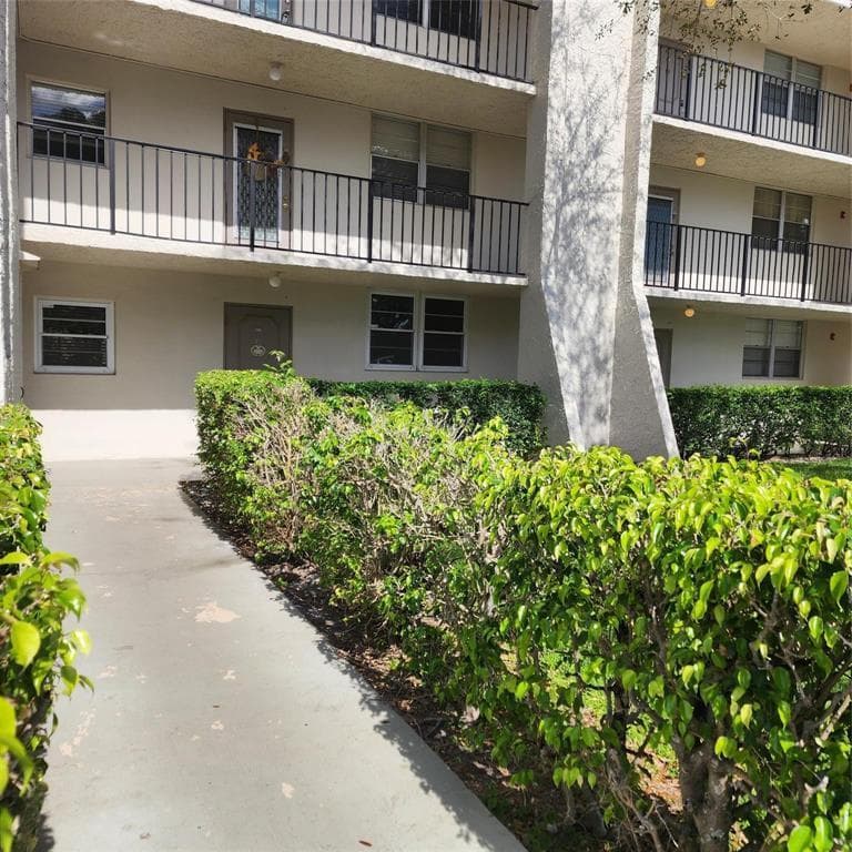 9311 Orange Grove Drive # 114, Davie FL 33324 photo 4