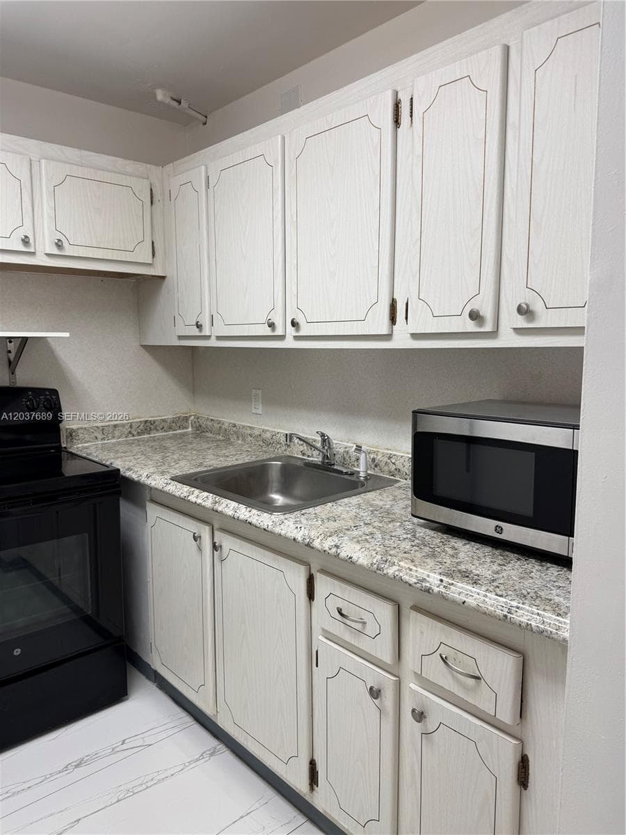 111 Tilford F # 111, Deerfield Beach FL 33442 photo 5