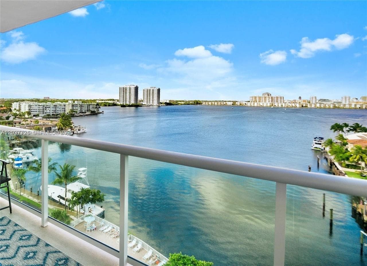 2841 NE 163rd St # 803, North Miami Beach FL 33160 photo 3