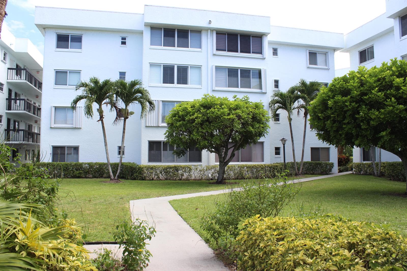 6698 N 10th Ave Avenue N # 218, Lake Worth FL 33467 photo 2