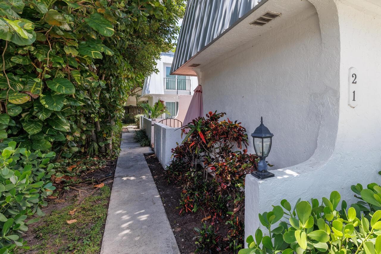 106 Linda Lane # 1, Palm Beach Shores FL 33404 photo 4