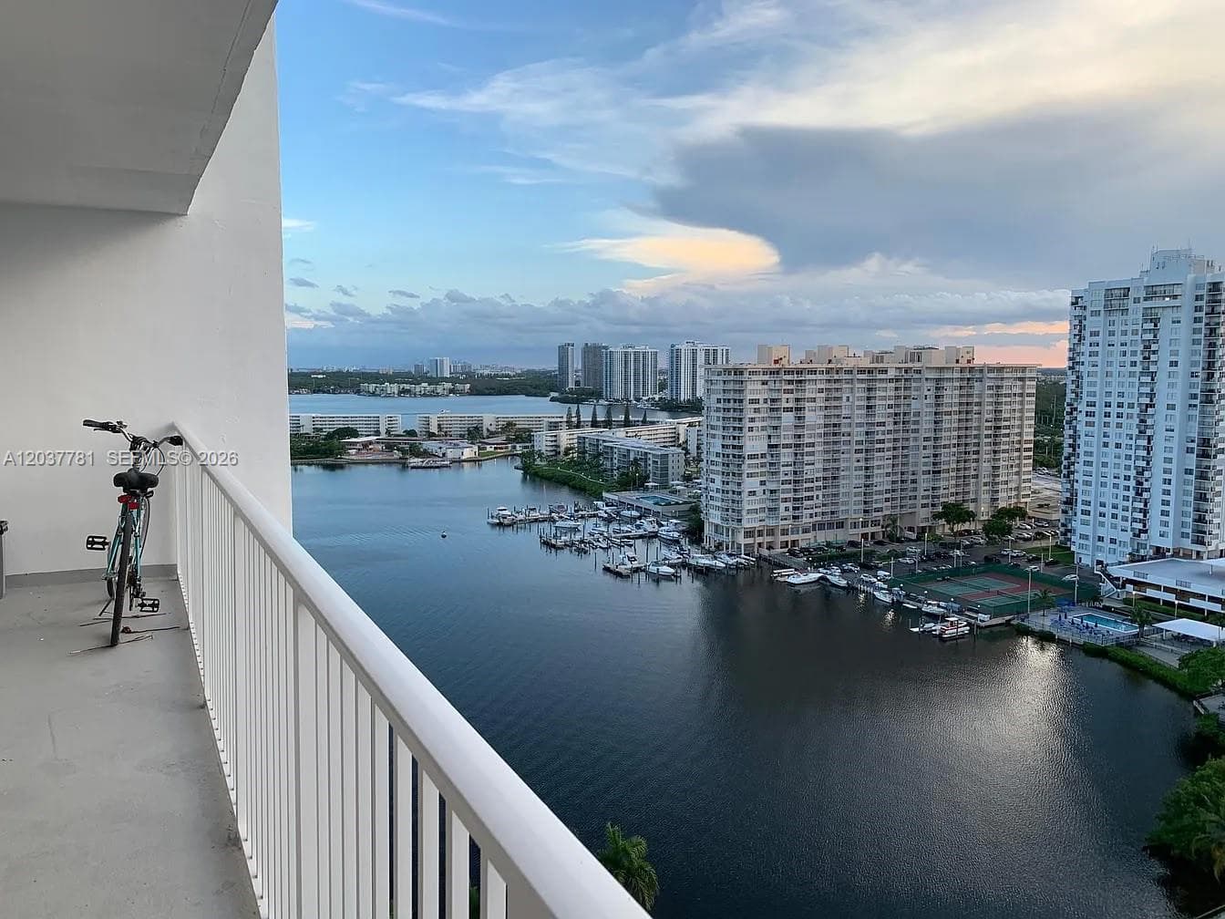 2801 NE 183rd St # 2107W, Aventura FL 33160 photo 2