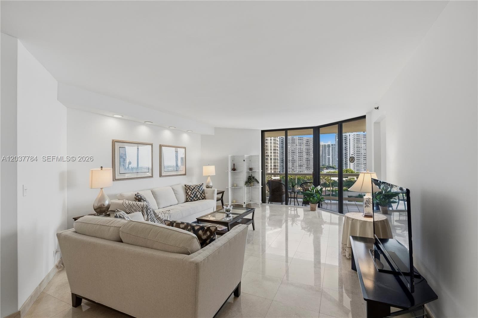 20191 E Country Club Dr # 803, Aventura FL 33180 photo 2
