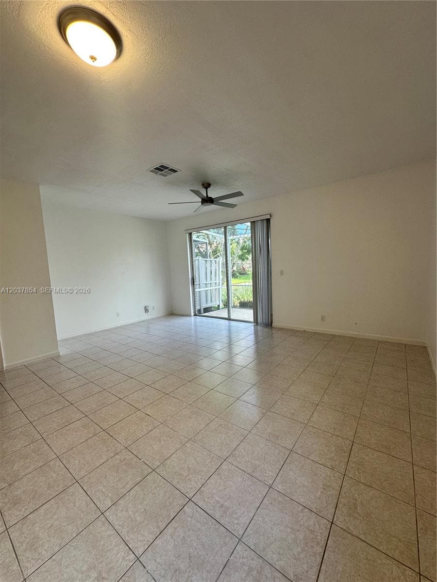 5541 NW 90th Ter, Sunrise FL 33351 photo 5