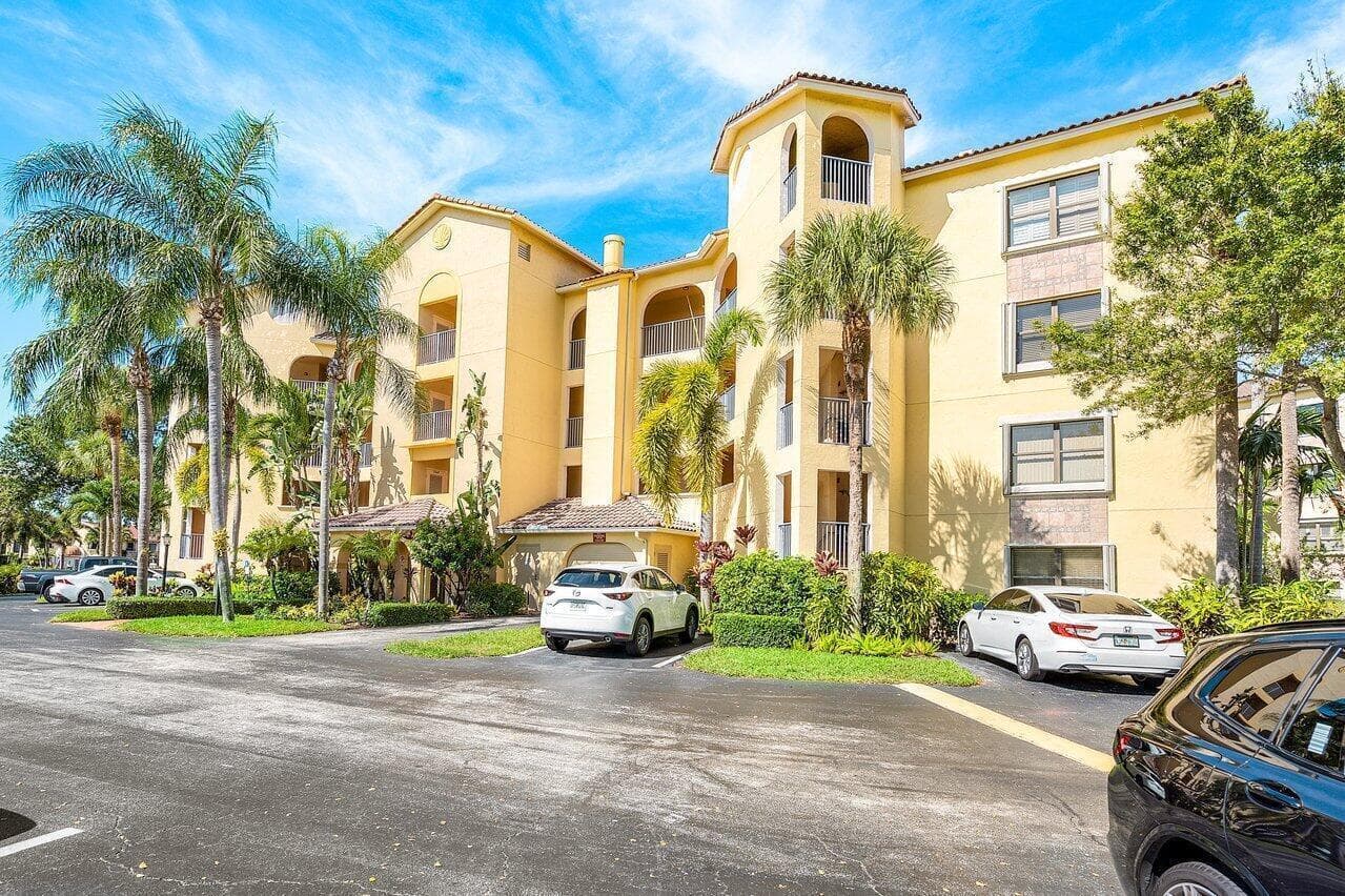 300 Uno Lago Drive # 304, Juno Beach FL 33408 photo 4