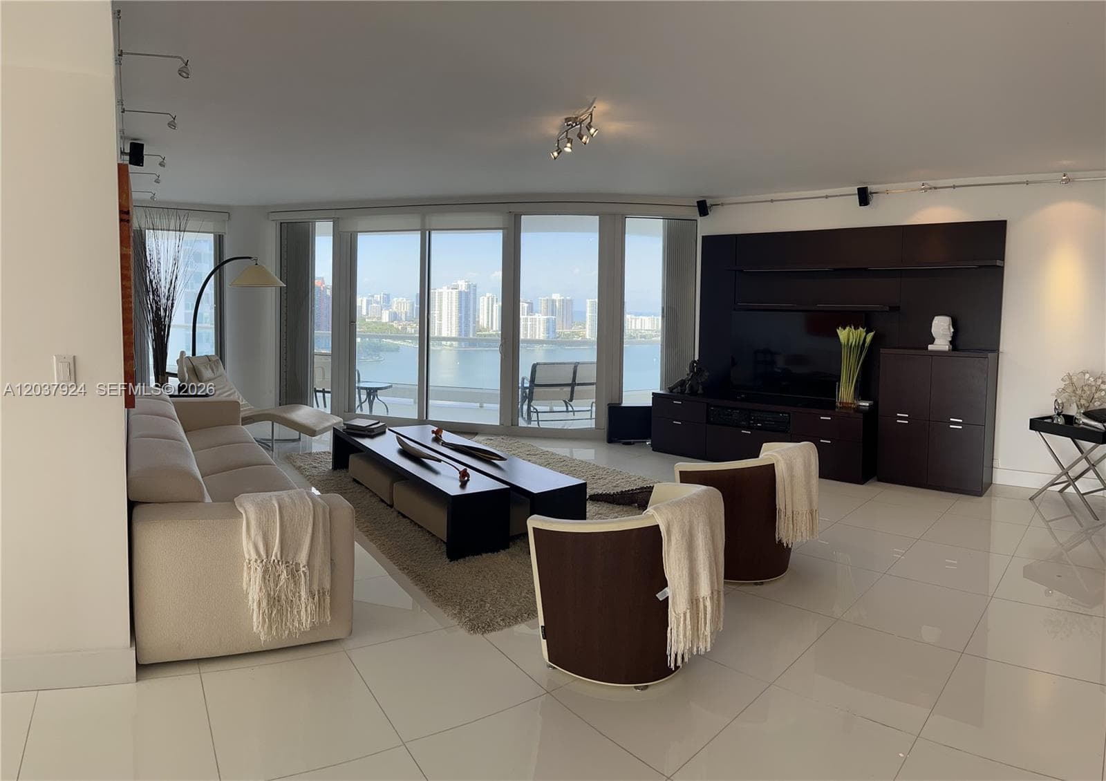 7000 Island Blvd # 2407, Aventura FL 33160 photo 5