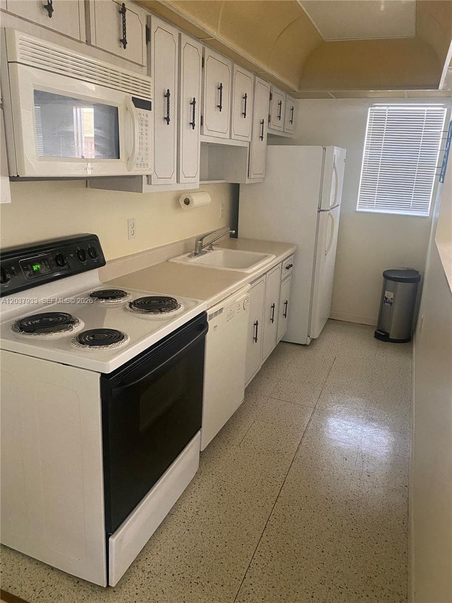 415 NE 2nd St # 222, Hallandale Beach FL 33009 photo 4