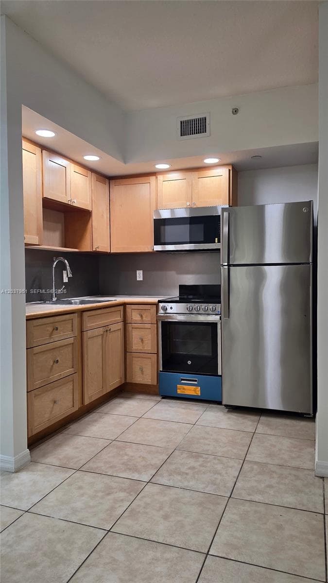2630 SW 28th St # 14, Miami FL 33133 photo 2