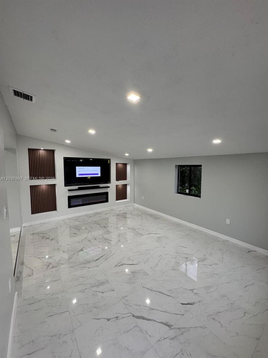 4120 SW 31st Dr, West Park FL 33023 photo 4