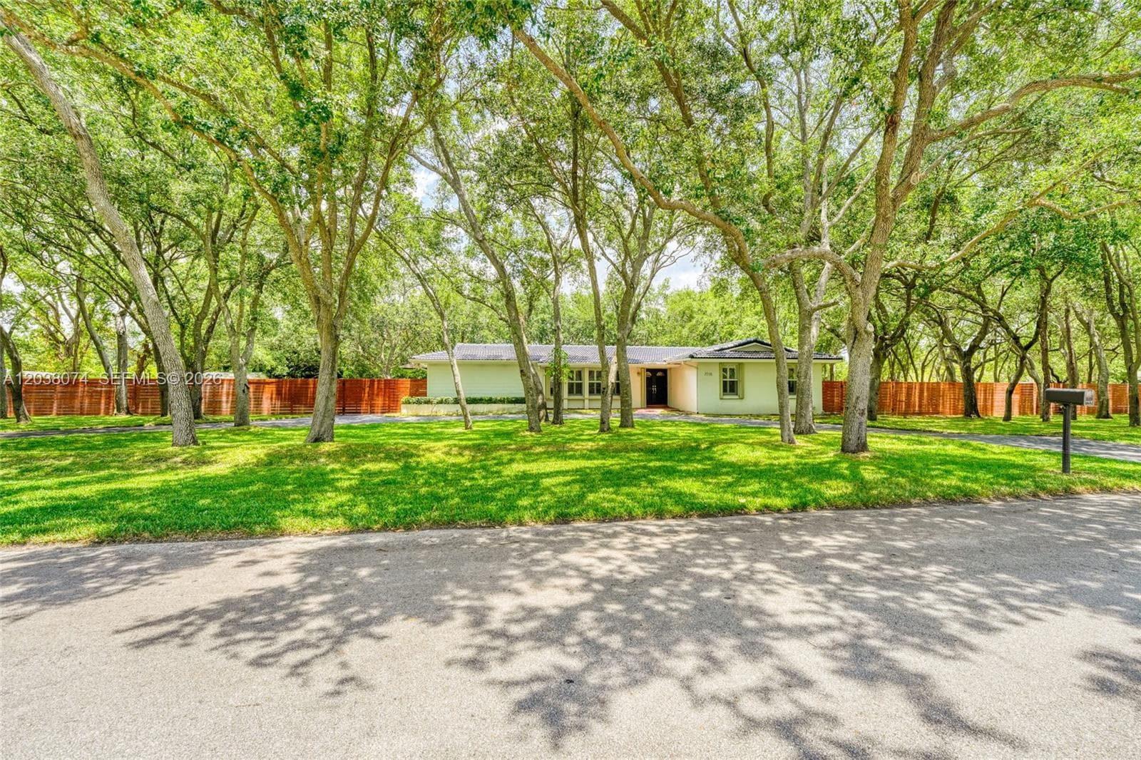 7715 SW 122nd St, Pinecrest FL 33156 photo 2
