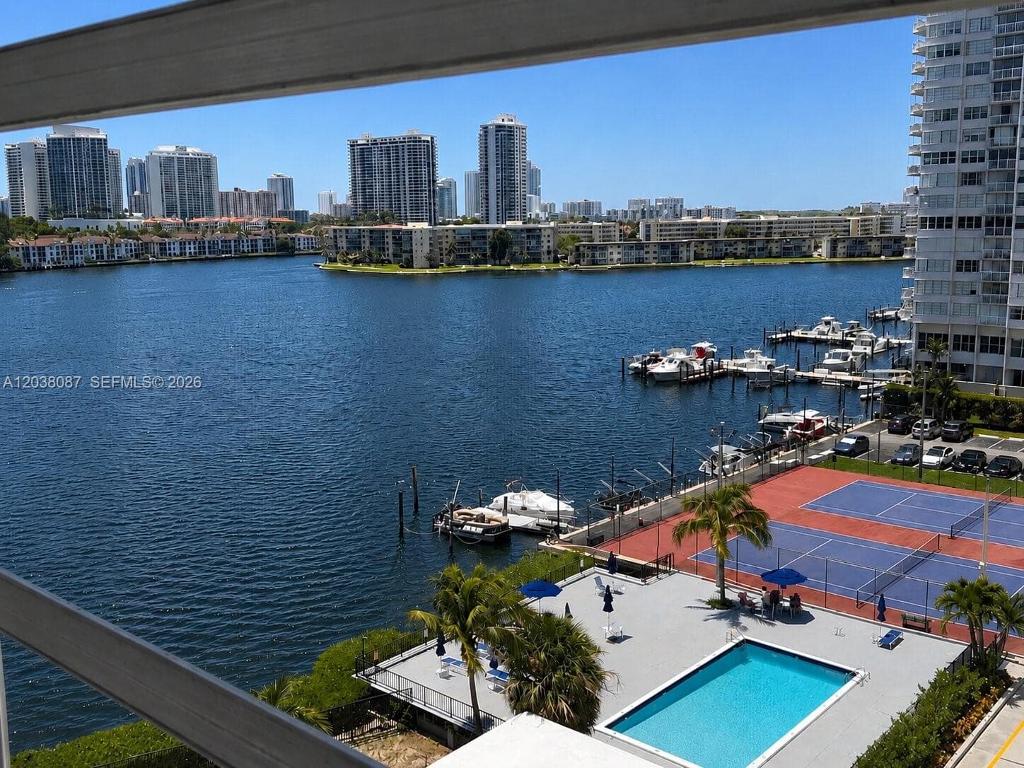 2780 NE 183rd St # 810, Aventura FL 33160 photo 2