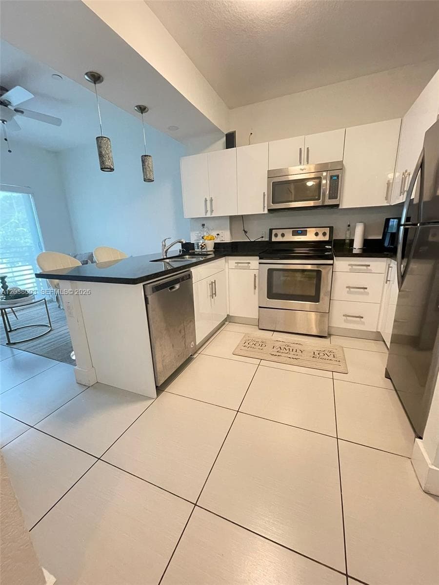106 SE 9th Ct # 201, Hallandale Beach FL 33009 photo 2