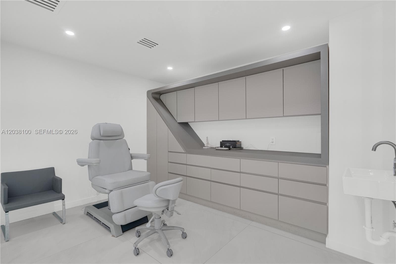 909 N Miami Beach Blvd # 502, North Miami Beach FL 33162 photo 5