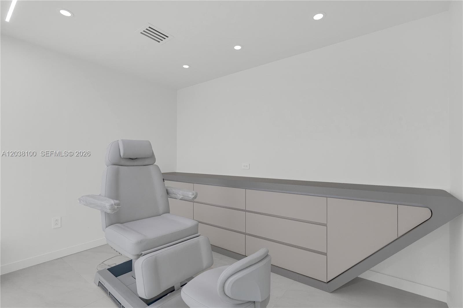 909 N Miami Beach Blvd # 502, North Miami Beach FL 33162 photo 4