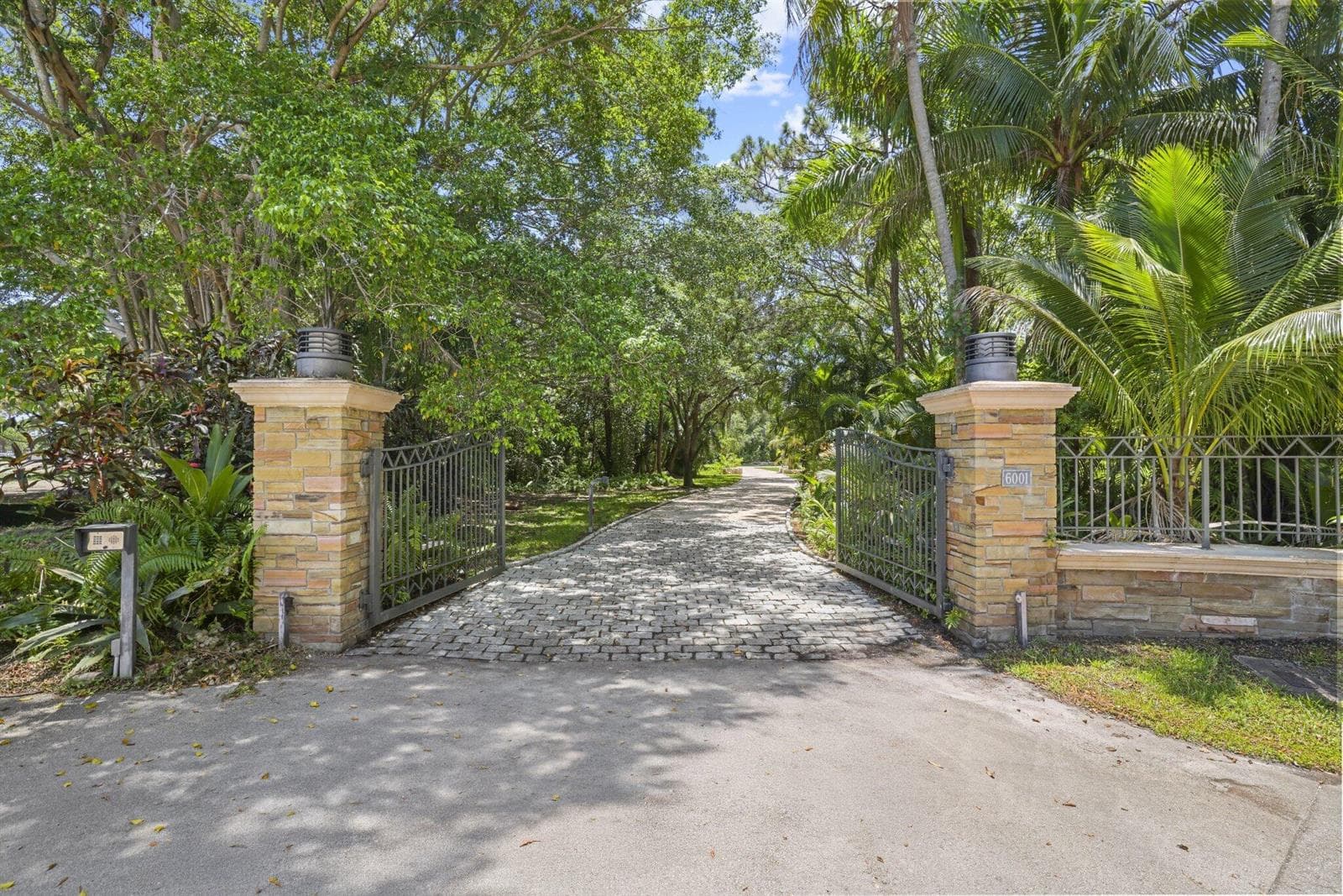 6001 Le Lac Road, Boca Raton FL 33496 photo 3