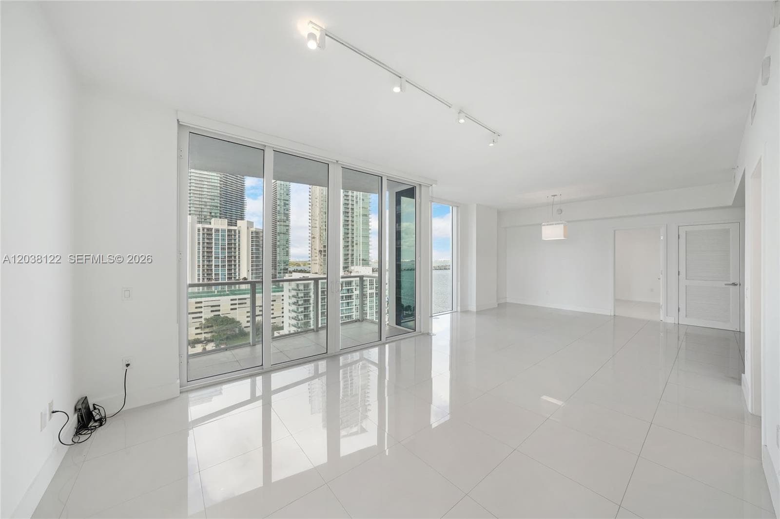 601 NE 27th St # 1501, Miami FL 33137 photo 4