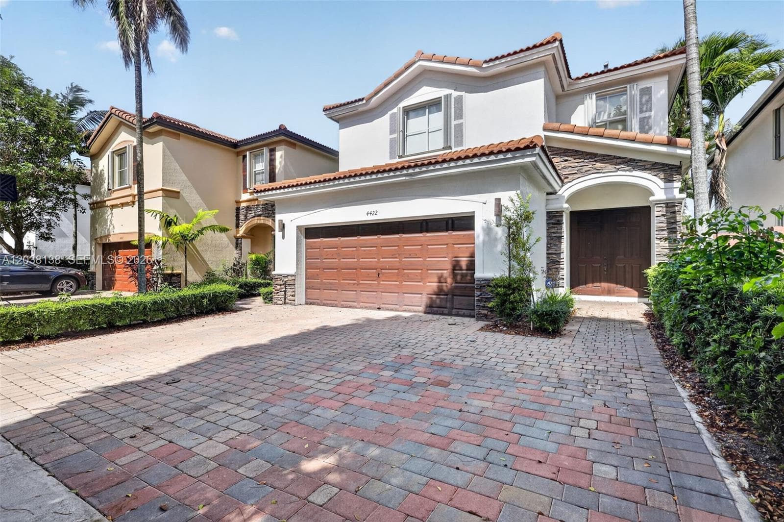 4422 NW 112th Ct, Doral FL 33178 photo 2