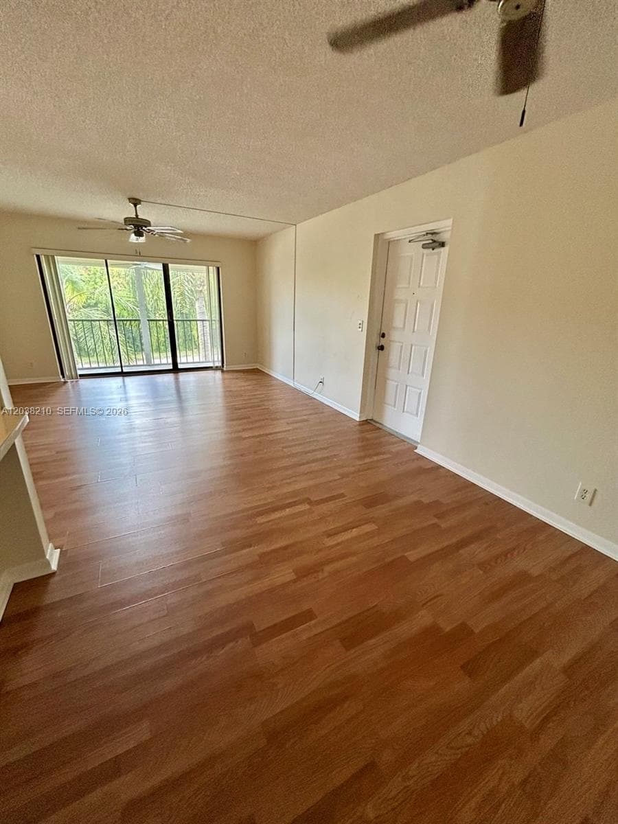 1113 Green Pine Blvd # H2, West Palm Beach FL 33409 photo 2