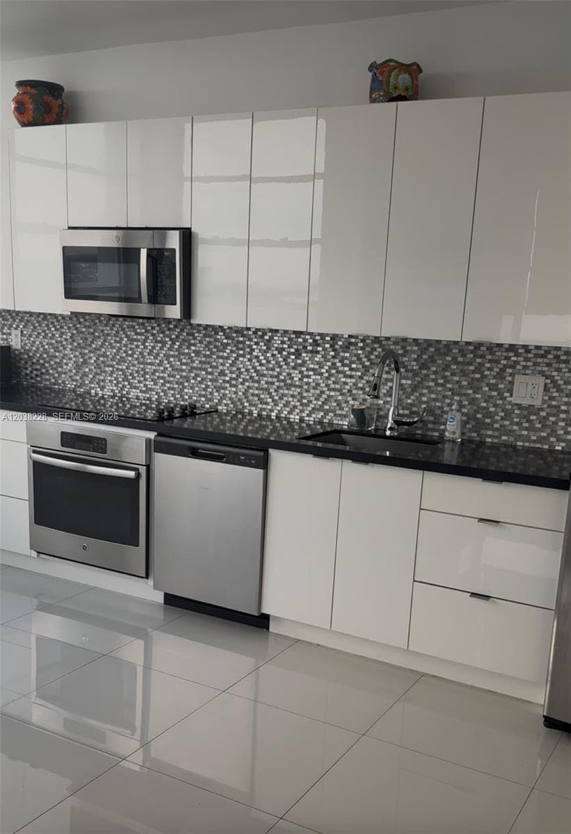 11930 N Bayshore Dr # 8, North Miami FL 33181 photo 2