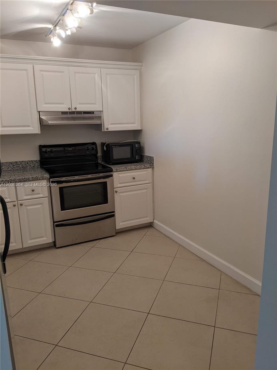 711 N Pine Island Rd # 314, Plantation FL 33324 photo 4