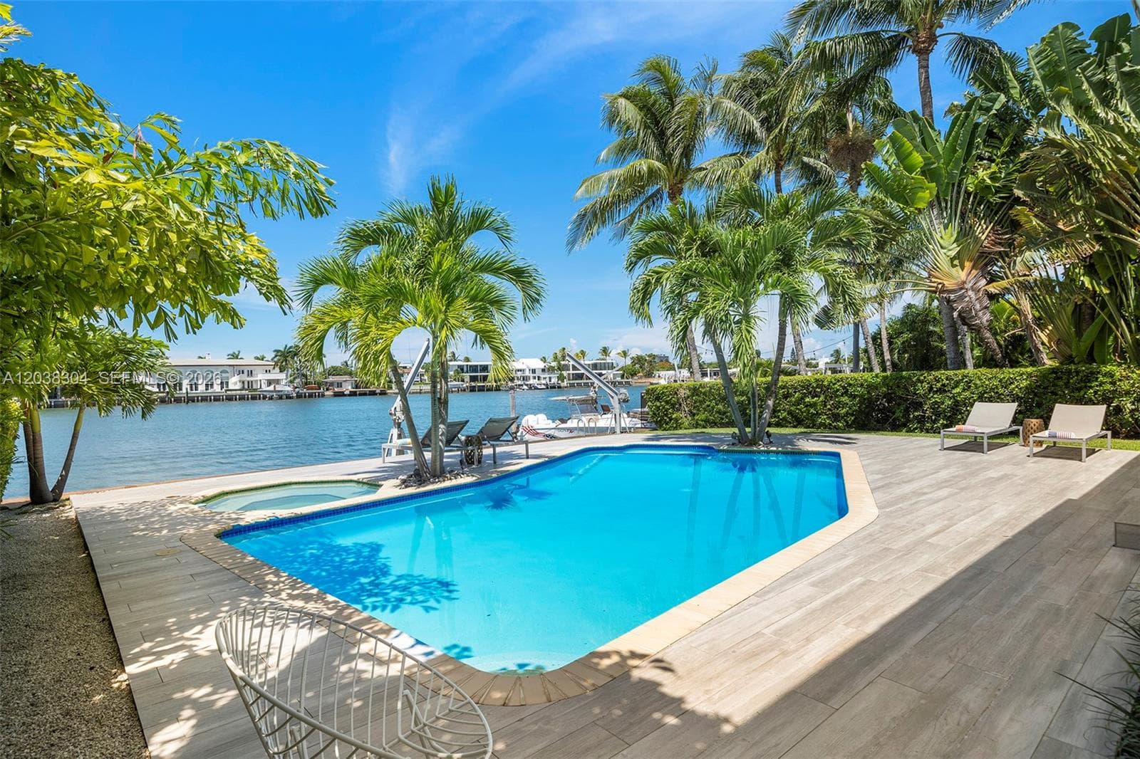365 N Shore Dr, Miami Beach FL 33141 photo 3