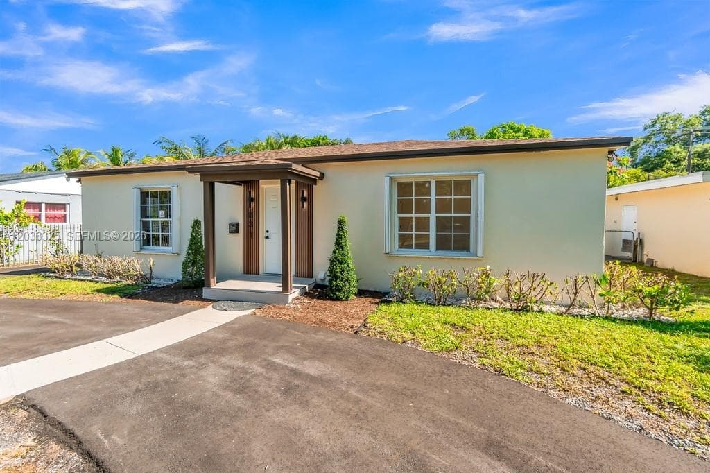 831 NE 128th St, North Miami FL 33161 photo 4